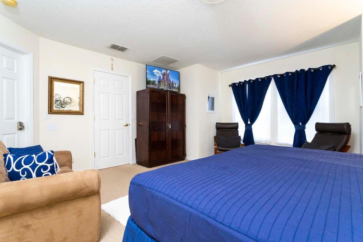 Gorgeous 4 Bedroom W/ Pool Close To 920 *