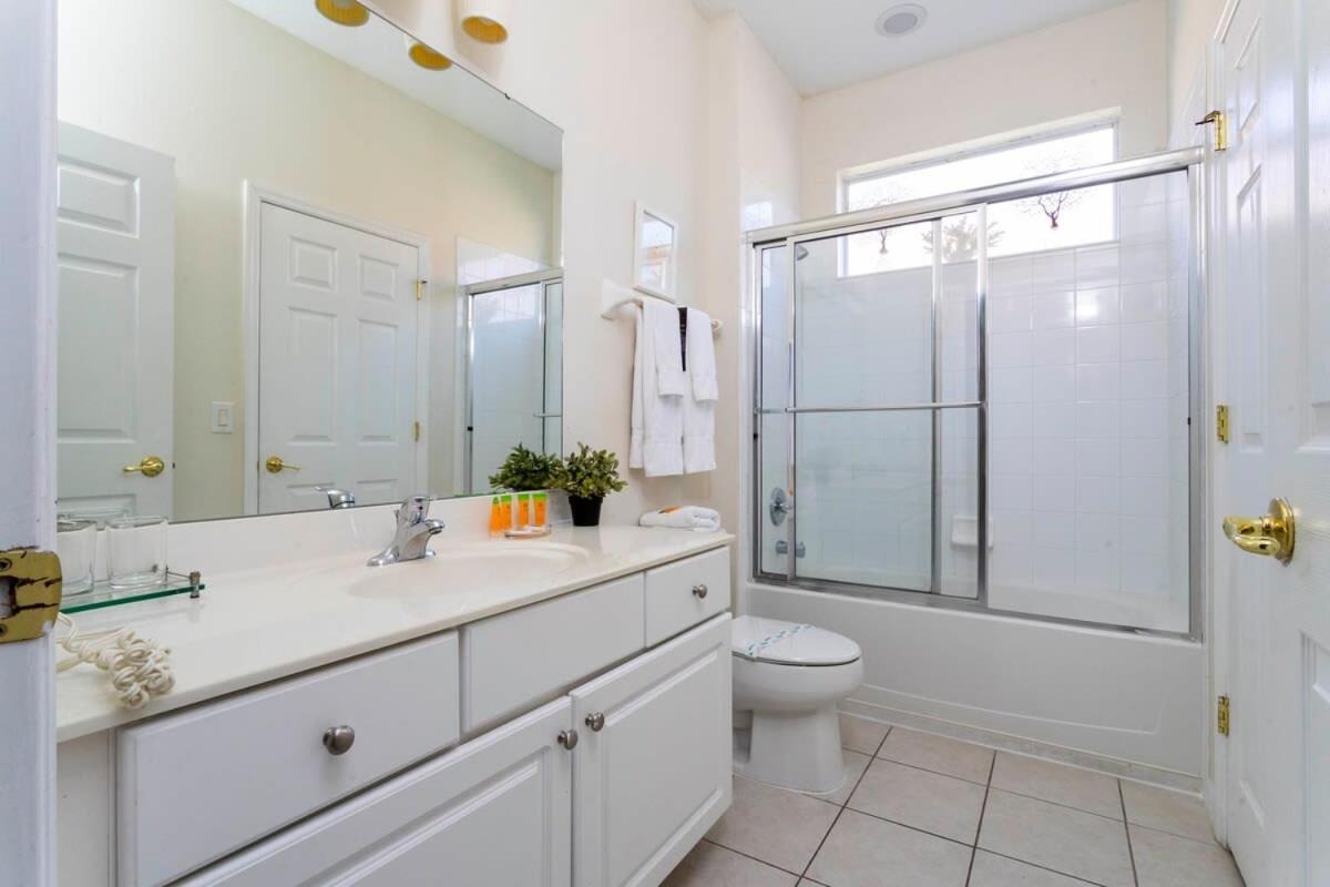 Gorgeous 4 Bedroom W/ Pool Close To 920 *