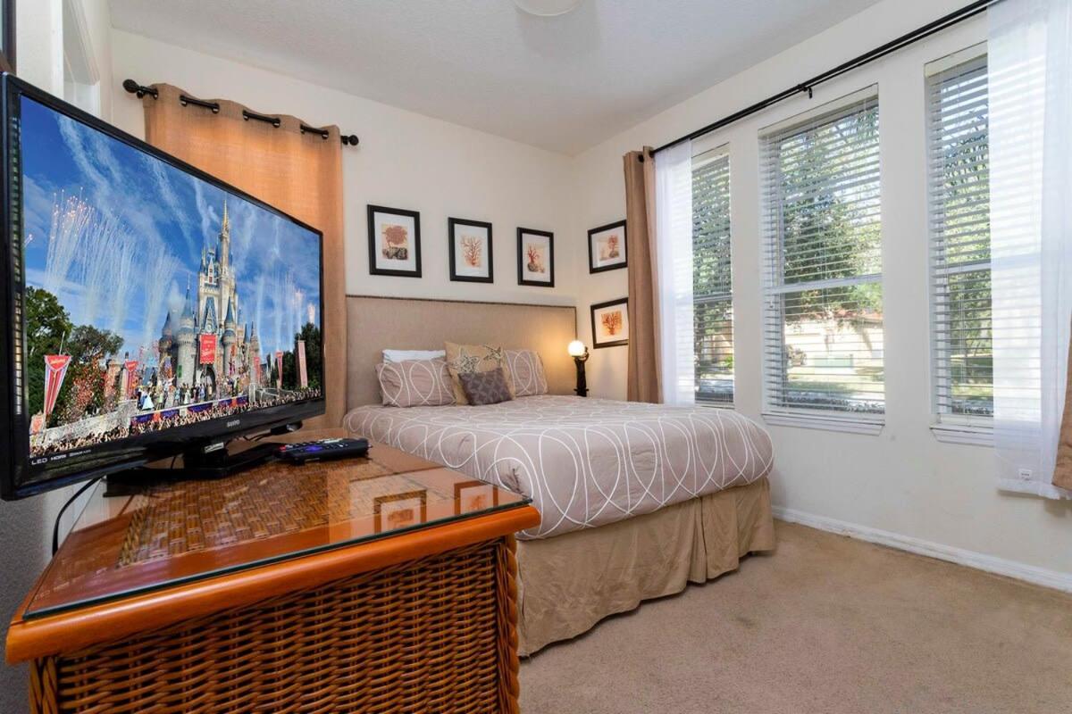 Gorgeous 4 Bedroom W/ Pool Close To 920